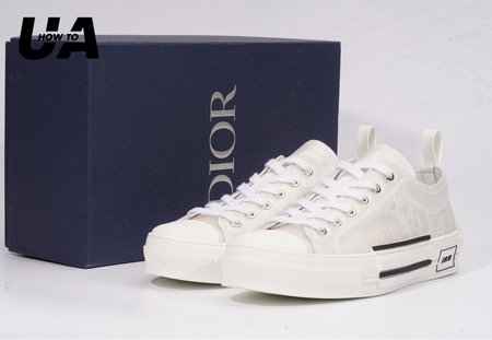 Dior B23 Low Top Logo Oblique size 35-46 ( runs half size bigger )